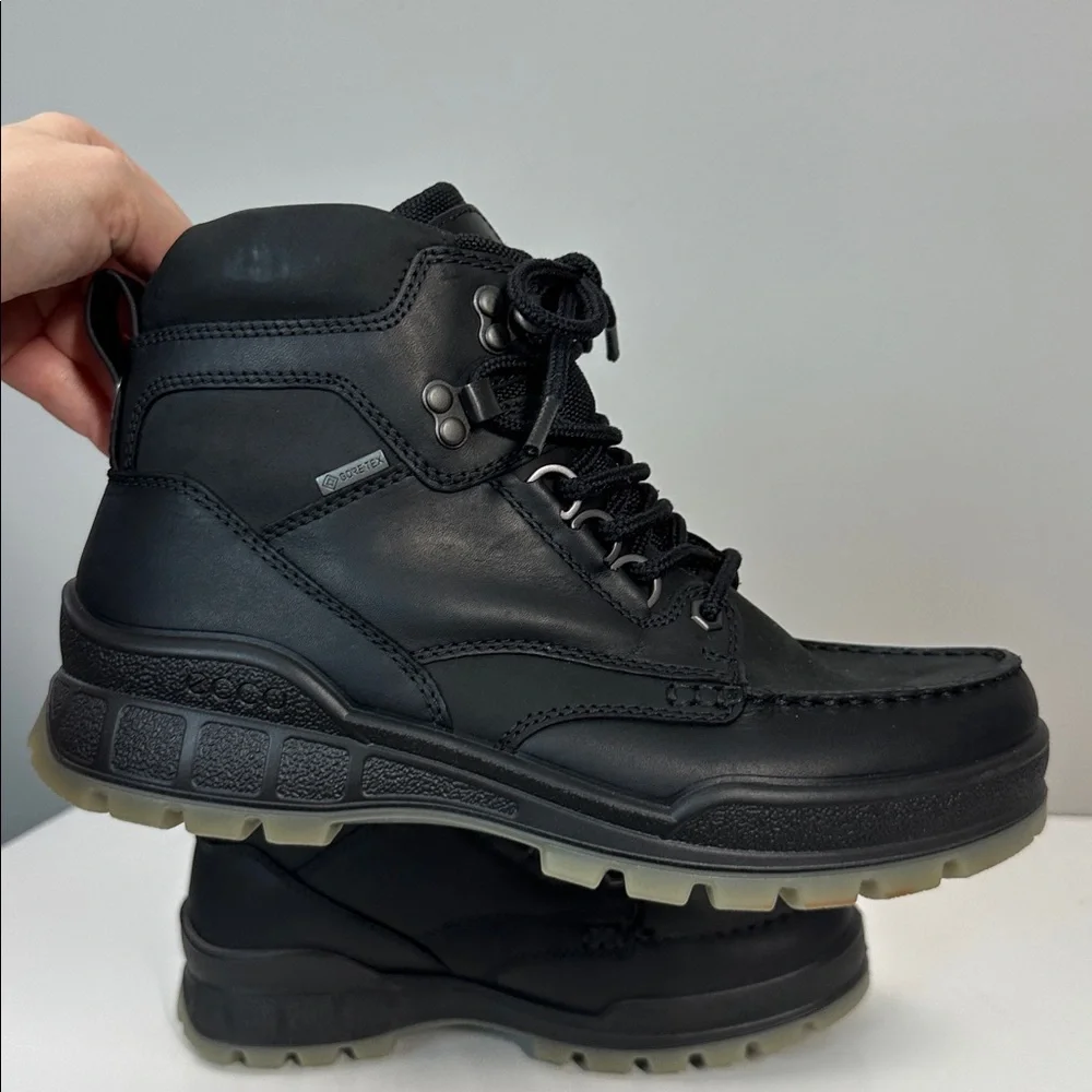 NWOT Ecco Men’s Track‎ 25 High GoreTex Waterproof Black Boots Size 5-5.5